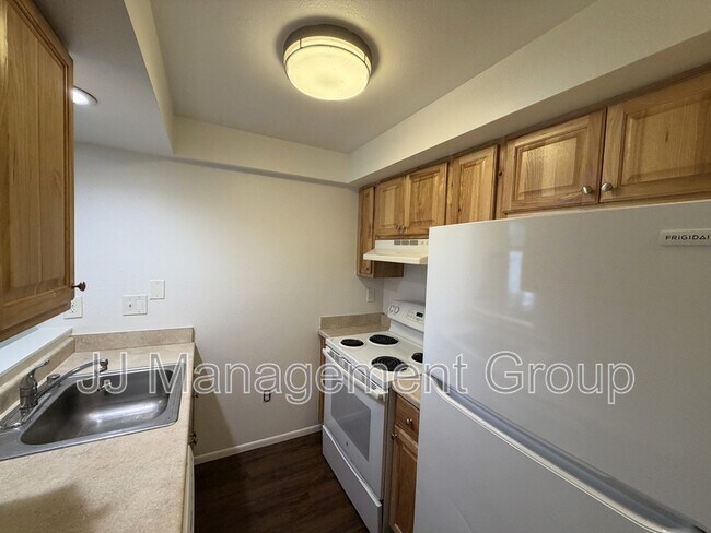 Building Photo - 3414 S Grand Blvd