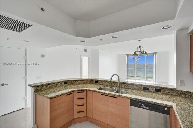 Building Photo - 14951 Royal Oaks Ln