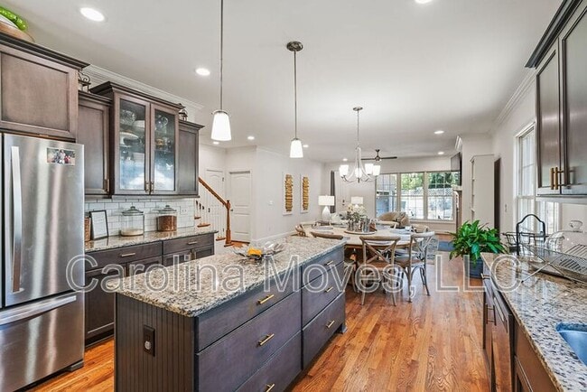 Building Photo - 7 James St