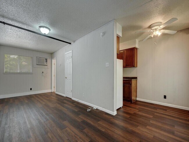Building Photo - 4712 Depew Ave