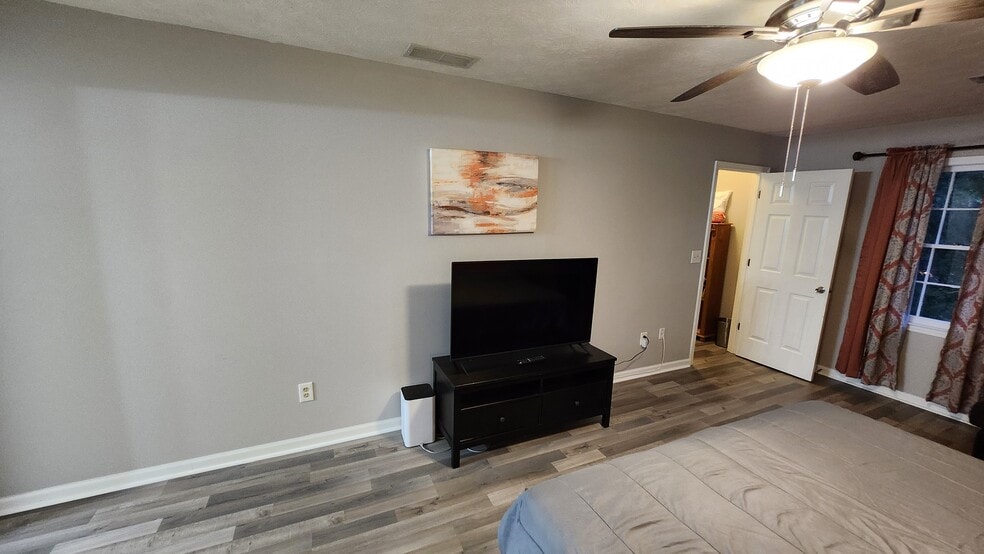 Building Photo - 4360 Elegance Dr