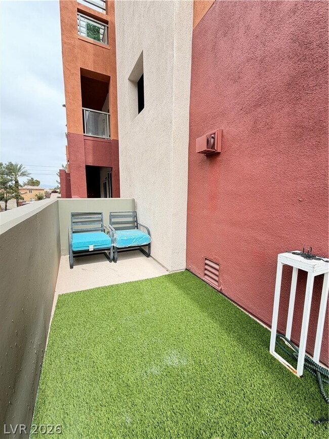 Building Photo - 87 E Agate Ave