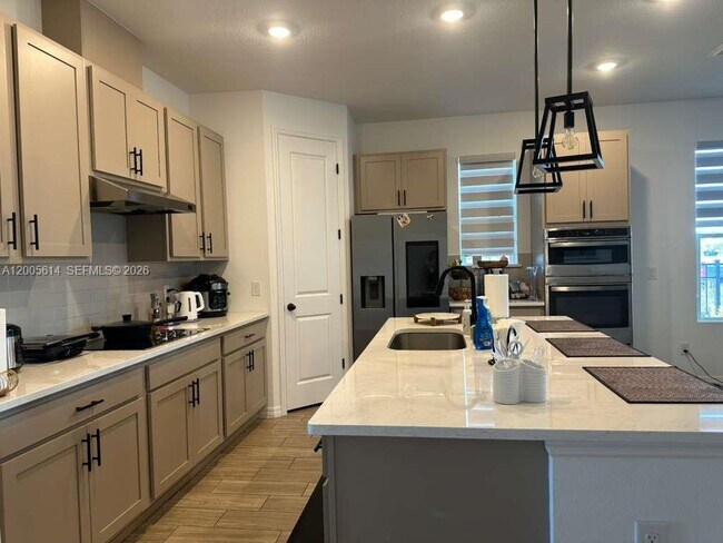 Building Photo - 2952 Embark Trl