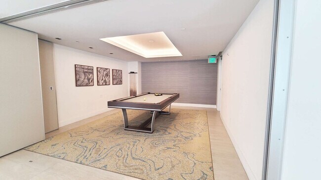 Building Photo - 3100 N Ocean Dr