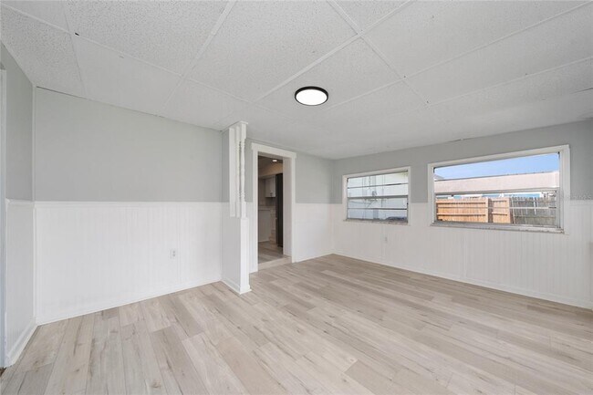 Building Photo - 1034 Falcon St