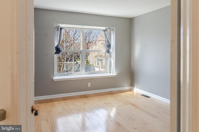 Building Photo - 21 Stokes Rd