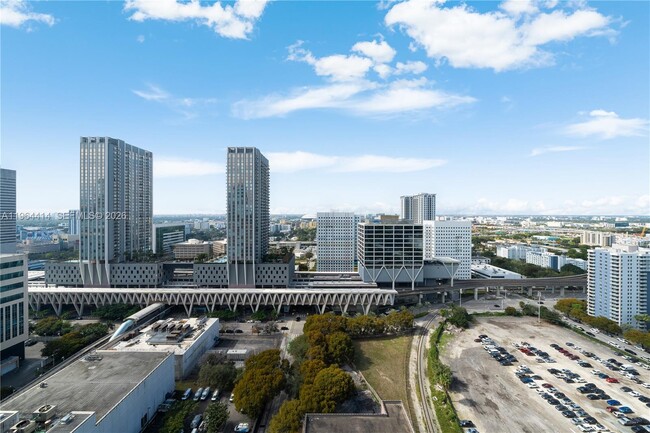 Building Photo - 11 NE 6th St