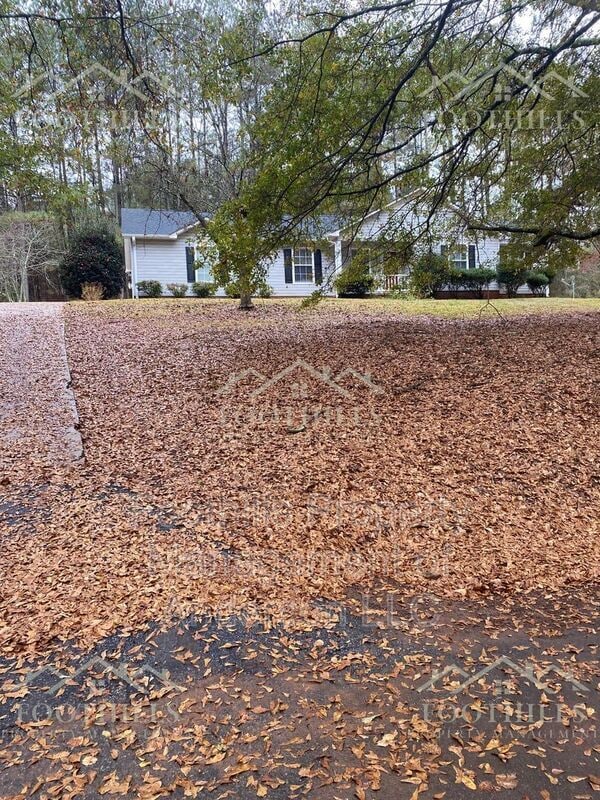 Building Photo - 307 Green Forest Dr