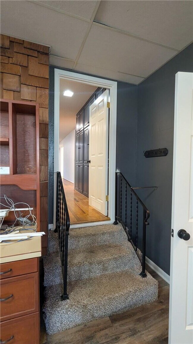 Building Photo - ***LABOR DAY SPECIAL! $600 OFF FIRST FULL ...