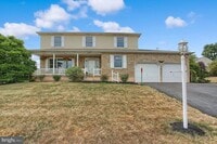 Building Photo - 3 Bedroom Home