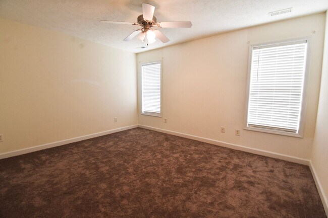 Building Photo - Coming Soon!! 4 Bedroom 2.5 Bath Nicely Renovated with Updated Fixtures! - No Pets