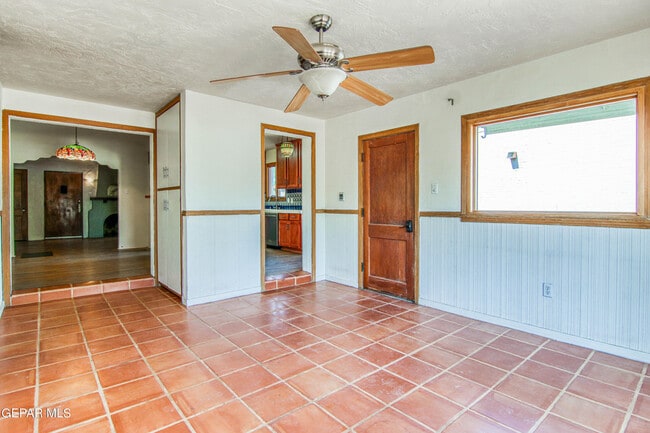 Building Photo - 801 McKelligon Dr
