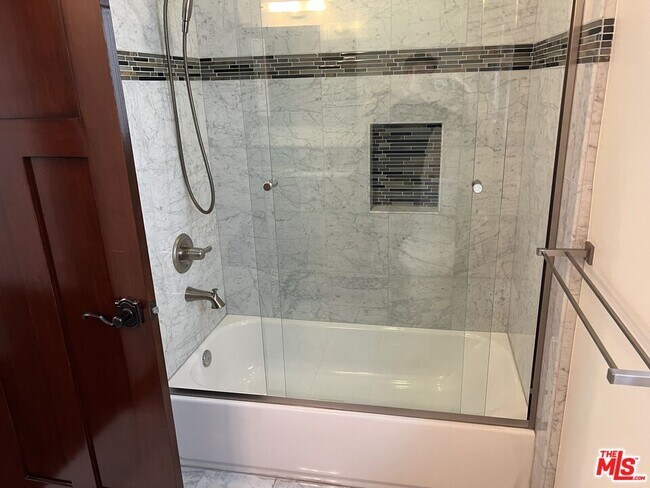 Building Photo - 1019 Camino Real