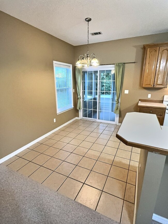 Building Photo - Ocean Springs home with convenient location!