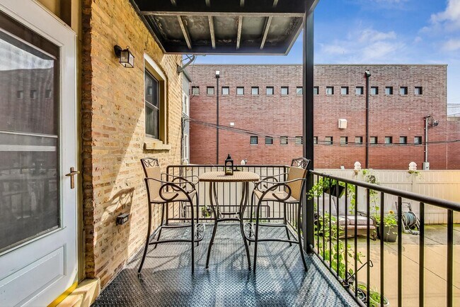 Building Photo - 524 N Armour St