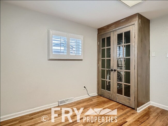 Building Photo - 98 S Newland St