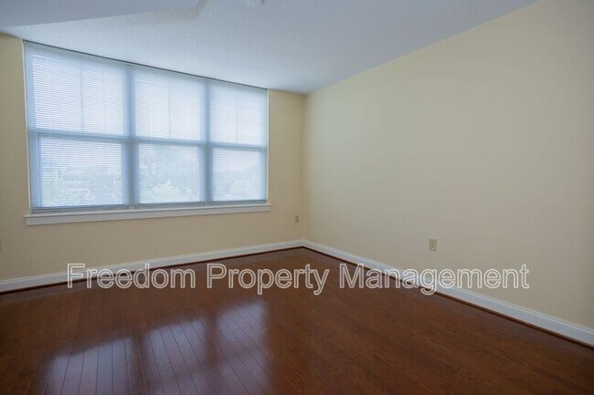 Building Photo - 11760 Sunrise Valley Dr