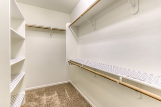 Building Photo - 8291 E Magee Hill Loop