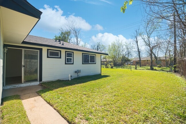 Building Photo - 3538 Cork Dr