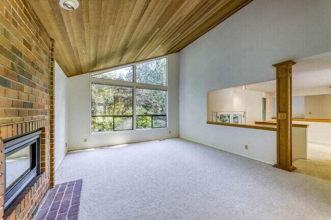 Building Photo - 3 Bedroom Home on Peaceful Property