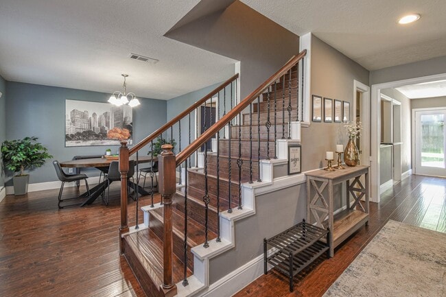 Building Photo - 11307 Canyon Trail Dr