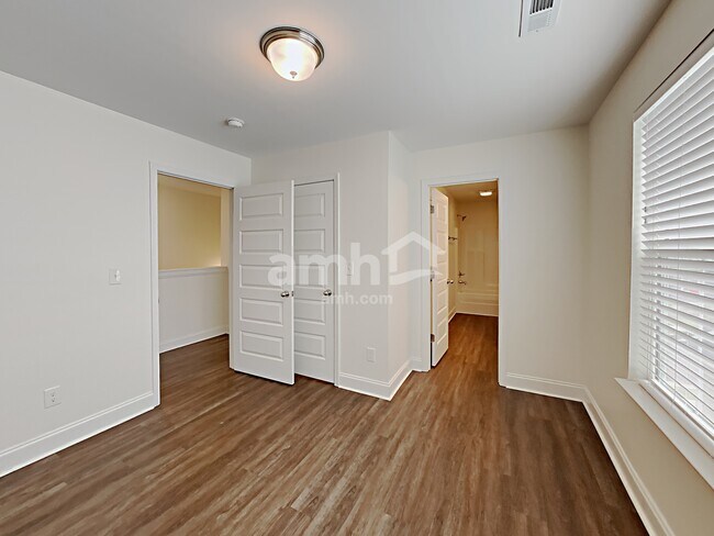 Building Photo - 5224 Tupelo St