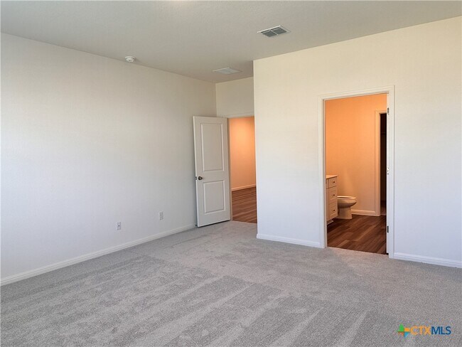 Building Photo - 124 Parrigin Cv