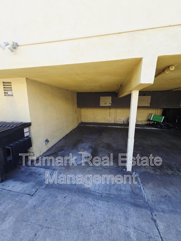 Building Photo - 4619 Lexington Ave