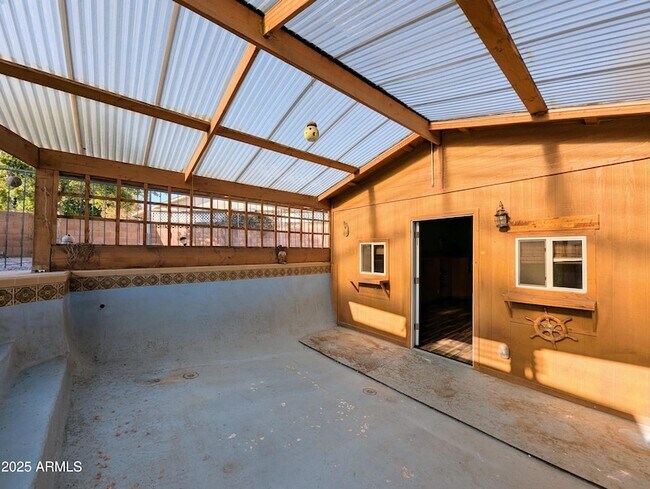 Building Photo - 4019 W San Miguel Ave