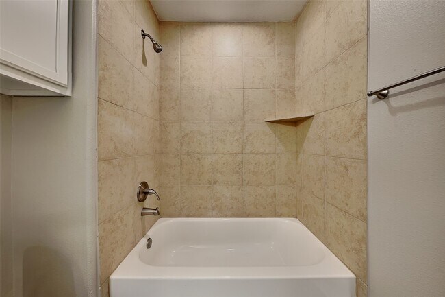 Building Photo - 10218 Black Forest Ct