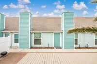 Building Photo - 15201 Leeward Dr