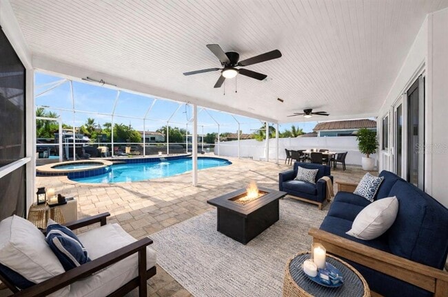 Building Photo - 6515 Santiago Ct