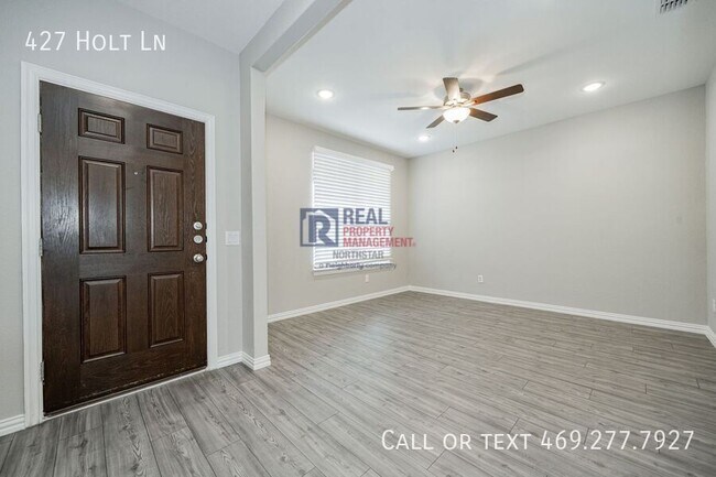 Building Photo - 427 Holt Ln