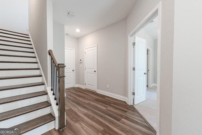 Building Photo - 5051 Pinckney Ln