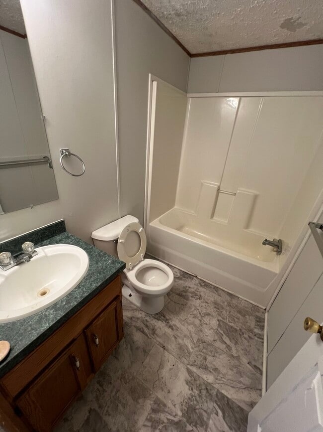 Building Photo - 15 Bark Dr