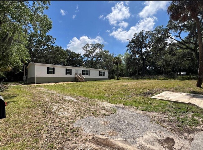 Building Photo - 5/3 Brooksville Available Now