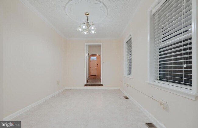 Building Photo - 2343 Eastern Ave