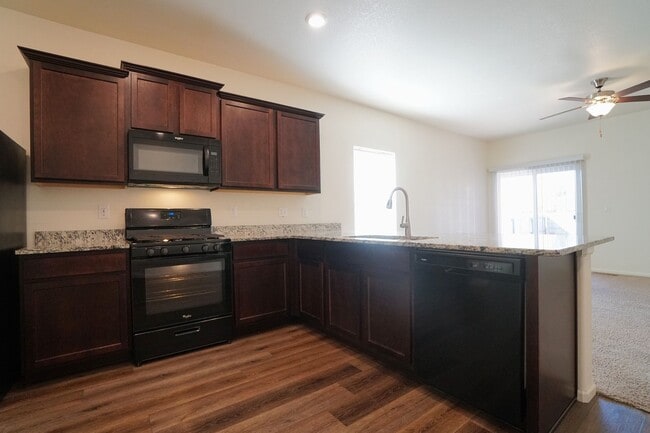 Building Photo - 6214 Meadowbank Ln