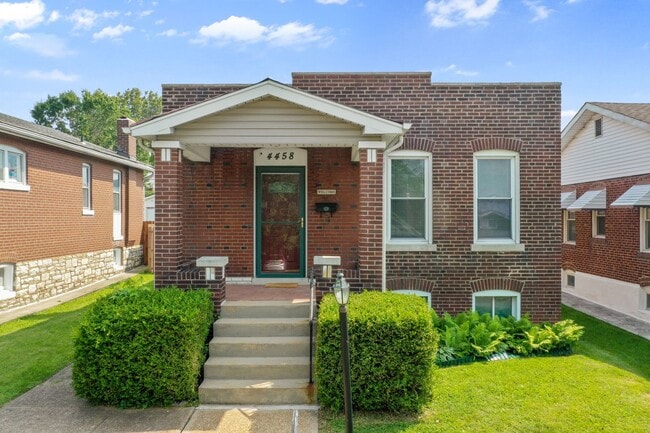 Building Photo - For the Big Dawgs