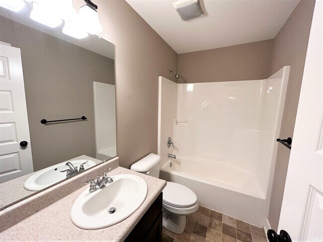 Building Photo - 13221 Hawks View Blvd