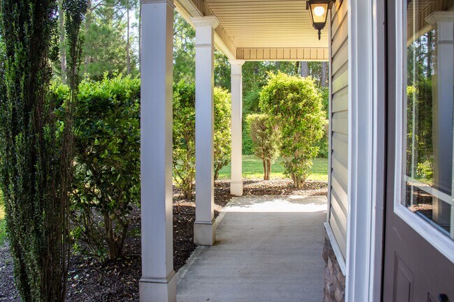 Building Photo - 1266 Coachman Way
