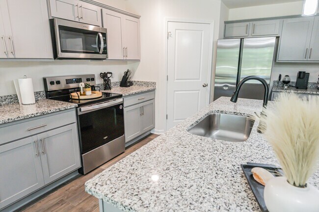 Building Photo - 4013 Calabash Ct