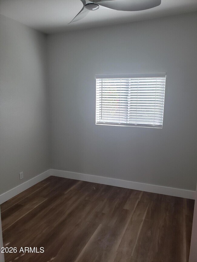 Building Photo - 301 W Medlock Dr