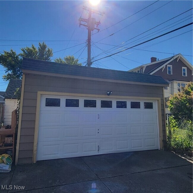 Building Photo - 2020 Elbur Ave