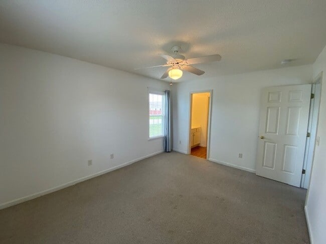 Building Photo - Charming 2 bed 2 bath home in Whitney Pines