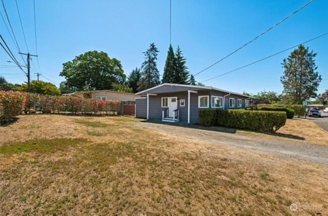 Building Photo - Beautifully Renovated 1 Bed, 1 Bath Home w...