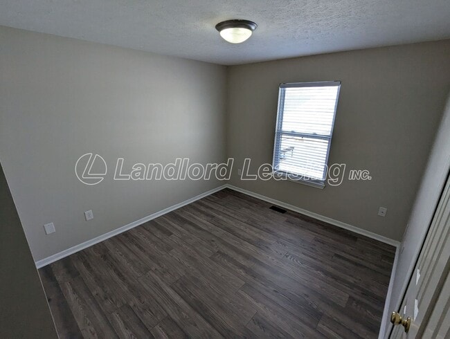 Building Photo - 35330 Oxford Ct