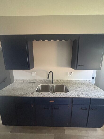 Building Photo - 480 Diven Ln