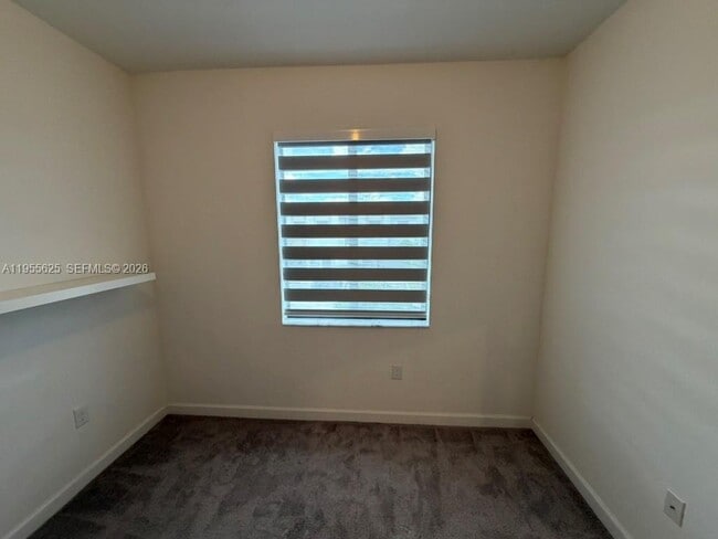 Building Photo - 21001 NE 8th Ave