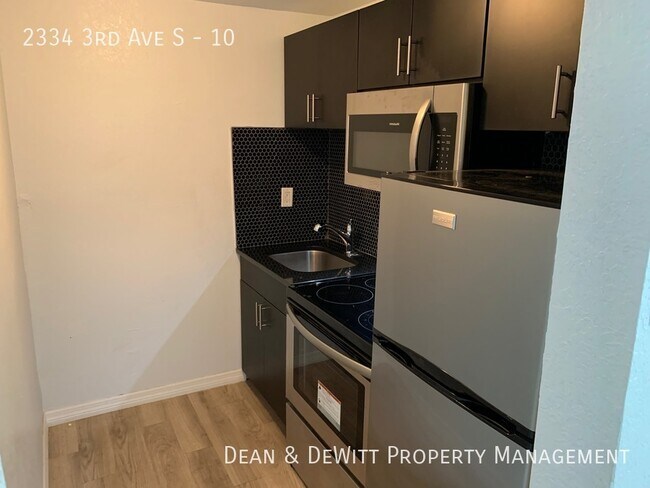 Building Photo - 2334 3rd Ave S